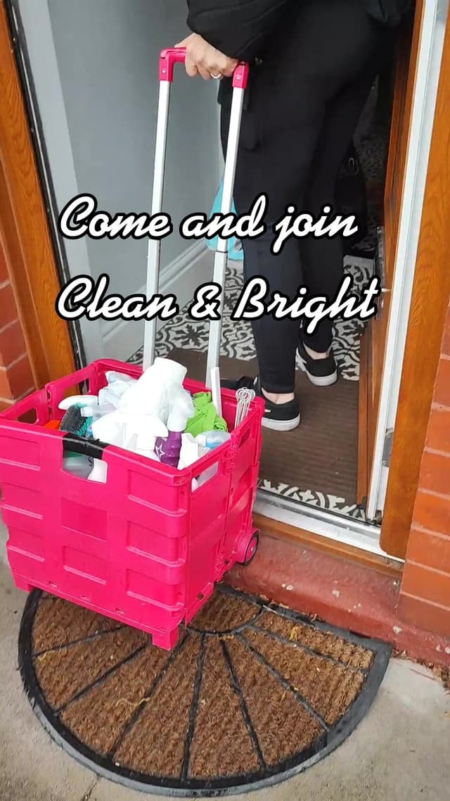 Come & join us on our Forth clean of the day... We'll show you a few snippets of the full house clean + a few tips chucked in along the way 👭🏽 Products used Zoflora, Flash bicarbonate soda, Flash fairy kitchen, Wood silk polish, The pink stuff windolene etc #EndlessJourney #luxury #luxurycleaning #cleanfluencers #cleanliving #cleanerswhograft #hotelvibes #hotelexperience #CleanTok #finishingtouches #greatermanchester #domesticcleaners #wigan #cleaningaccount #cleaningmotivation #satisfyingre