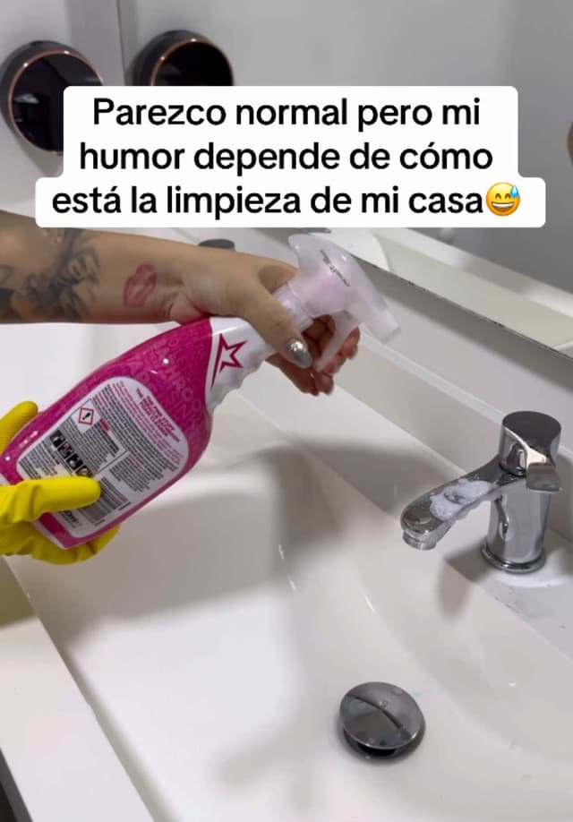 quien más así?🤣🧼🫧 compártelo! Creo firmemente en la conexión entre nuestro hogar y nuestras emociones, obviamente hay muchos más factores que pueden influir, pero creo que cuando controlamos nuestro hogar, la limpieza y el orden de este, sentimos una disposición a hacer el resto de cosas. Y no soy obsesiva, que siempre que comparto algo sobre limpieza, se me tilda de ello, solo amo tener todo limpio y organizado, con mis horarios, mis tiempos, sin afectar a nadie ni mucho menos a mí misma. Lo h