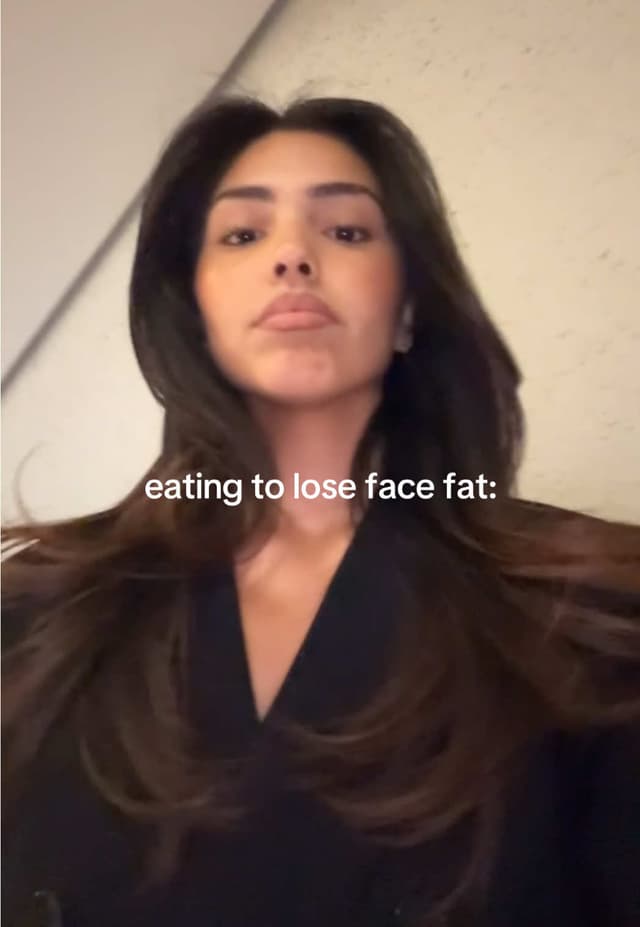 Most important step in order to lose face fat 🤍 check my other videos for no sugar food inspo! #face #fatloss #facefat #nosugar #75hard #debloat #debloating #eating #healthylifestyle 